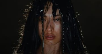 ナナ、大胆なビジュアルで限界突破！？タイトル曲「GOD」のMV予告映像が話題に