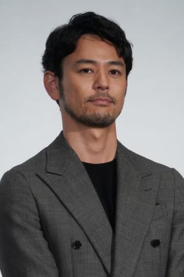 「豪華なメンツ」妻夫木聡、共演陣との集合ショットに「すごい」「瑛太くんと並ぶとオレンジデイズ」と反響