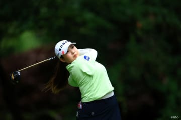 小林光希と桑木志帆が暫定首位 雷雲接近でサスペンデッド