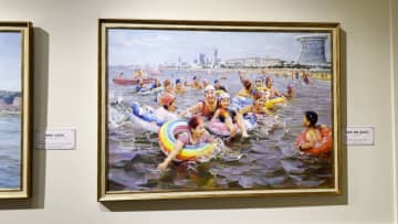 “キムチ作り”など日常風景や露朝兵士の作品も…ロシアで初の大規模「北朝鮮」美術展　100点以上“写真のような絵画”並ぶ