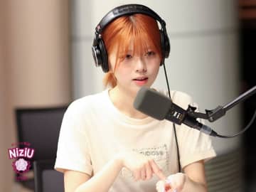 NiziU・RIKU「ゾッとしたね」…ステージ上が暑すぎて靴底が溶けた!? 酷暑野外ライブ出演を振り返る