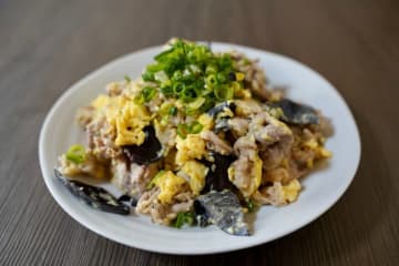 ロバート馬場、”1食220円”『豚たま』の作り方を公開！初心者でも”失敗知らず”簡単・コスパレシピが現役主婦から感謝のコメント殺到「簡単なのにめっちゃ美味しそう！！」「オイスターソースと豚肉に片栗粉のとろみと玉子のとろみがGood…」「馬場ちゃん天才」