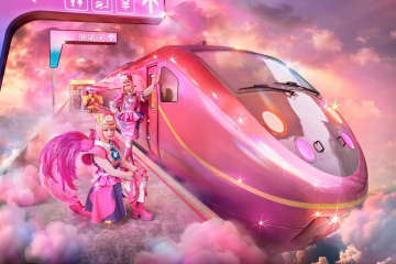 京都・梅小路にレストラン「フューチャートレイン」サンダーバード廃車両活用“未来行き列車”で味わう料理