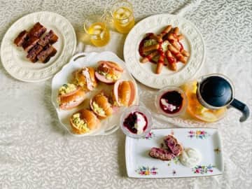 一度にふたつの味が楽しめるロールサンド