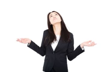 昇進できない理由が「他の女性社員の給与を超えちゃうから」だった女性、さっさと転職して大正解