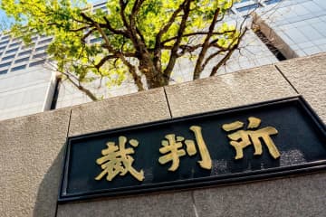 飲酒して “約100キロ” で商店街に突っ込み 同乗者が亡くなった事件 88歳男性に『執行猶予5年付き』の懲役3年に ネットでコメント殺到「飲酒運転での事故で人が亡くなって執行猶予がつくのが理解出来ない。」「残りの人生最後まで収監されても良いくらいだと思うんですが、、」