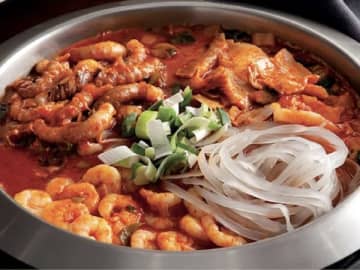【鶴橋】韓国の郷土料理「ナッコプセ」が自慢！「サウィ食堂」関西1号店