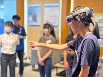 ＶＲで水の動き体感　理系人材確保めざして　荏原・職業体験