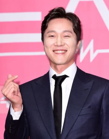 人気ガールズグループ出身の女優と結婚という絶頂からどん底へ　韓国医師の厳罰を求める署名に1万人が参加