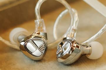 SHANLING、豊かな音色のエントリーハイブリッドイヤホン「SONO S」