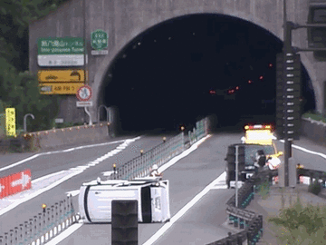 【熊野尾鷲道路】尾鷲市内で横転事故 一部通行止め解除（12日12:00現在）