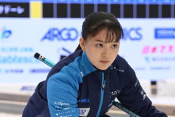 ロコ・ソラーレが初黒星　前日に完敗のSC軽井沢クラブが雪辱し、三つ巴の戦いは混戦模様に【女子カーリング代表決定戦】