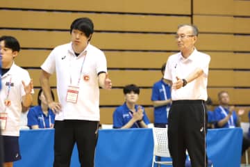 畑野久雄監督の右腕・宮迫竜司コーチが語る「鎮西バレー」の正体　「鎮西はよく『エースバレー』と言われるけど…」【インタビュー後編】