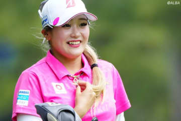 ＜速報＞桑木志帆が首位快走　堀琴音、金澤志奈ら5差追走