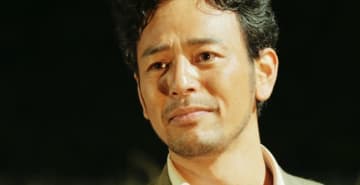 妻夫木聡、20都市以上訪問＆5000名に名刺を手渡し　『宝島』全国行脚で直接想いを届ける