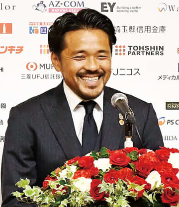 ＜J1浦和＞興梠の引退試合を12月に開催　埼スタで　チームは「URAWA REDS2017」と「KASHIMA ANTLERS2007―09」　「自分に縁がある鹿島と浦和で“本気”の試合を行いたいと思っています」