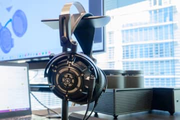ヤマハ、音楽の熱量にフォーカスした第2の“オルソダイナミック”ヘッドホン「YH-4000」
