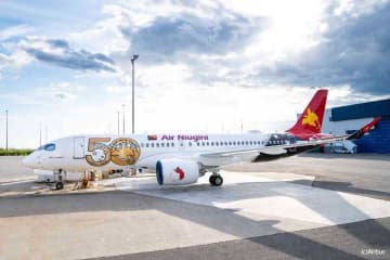 ニューギニア航空、エアバスA220-300型機の初号機を導入