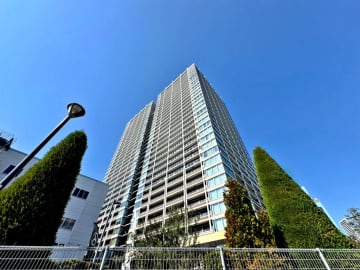 GROBAL FRONT TOWER 20階｜「三田」駅徒歩10分。水都の煌めきを纏い、都心を見晴らす優雅なるタワーレジデンス。東京タワー・レインボーブリッジビュー。パノラマウィンドウの角住戸