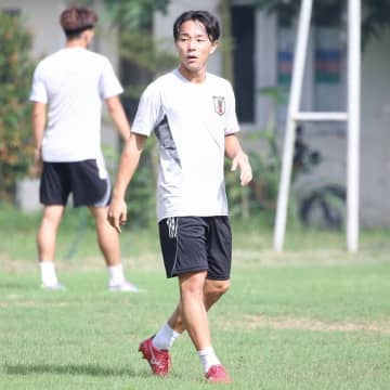 粘って、粘って、ギリギリで“交渉成立”。U-20W杯に挑む船越ジャパンにどうしても欲しかった。海外組の小杉啓太は虎視眈々「U-20代表にもしっかり入りたい」