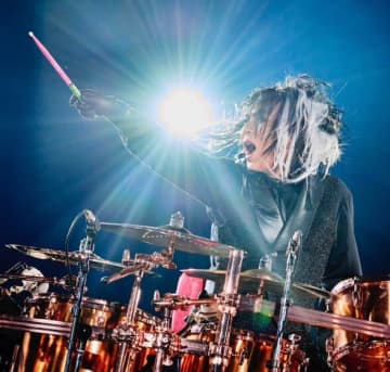 闘病中の盟友・真矢にINORANが想いを綴る、LUNA SEAの絆に「必ず復活する日まで間を開けます」とファンも応援