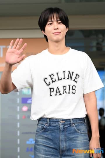 【PHOTO】パク・ボゴム、ファンミーティングのためマレーシアへ出国（動画あり）