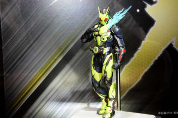 「METAL BUILD 仮面ライダーゼロワン」、試作品を前に考察しよう！【#魂ストア】デザインアレンジは？　金属パーツはどこに使われているか？