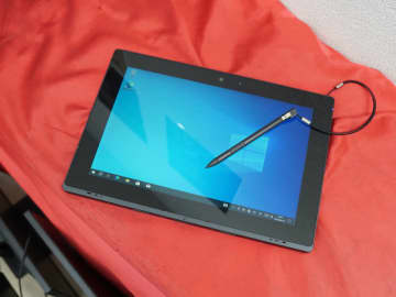 NECの10.1型Windowsタブレットが5,000円、訳あり中古PCセール