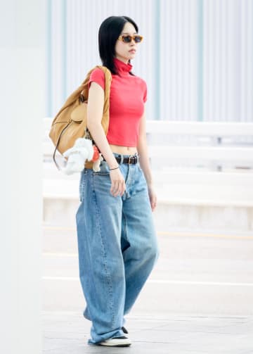 注目カラーは【トマトレッド】！ 夏から秋へ導くストリートルック最前線