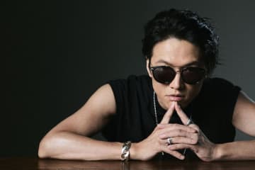Hilcrhyme、13thアルバム『Moments』発売決定。TVドラマ『UNREAL-不条理雑貨店-』主題歌「EVIL」先行配信も