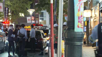 【中継】東京・赤坂で男性刺される…繁華街には規制線　元従業員の外国籍の男を現行犯逮捕