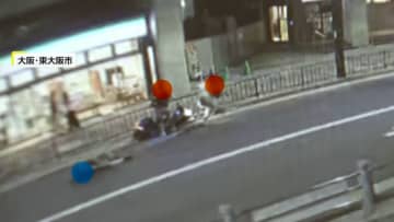 バイクひき逃げの一部始終　2人組はそのまま逃走　男性が頭蓋骨など骨折の重傷　警察が捜査