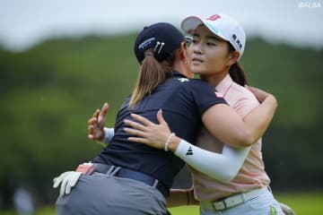 国内女子メジャーは連日の順延　佐藤心結が暫定首位、金澤志奈ら2位