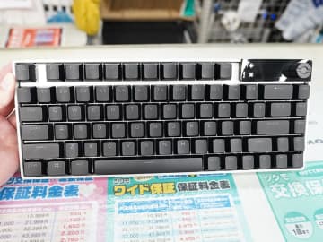 LCDディスプレイやノブを搭載したPulsarのゲーミングキーボード「eS HE 70」が発売