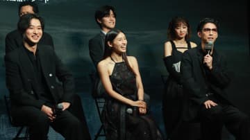 Netflixシリーズ『今際の国のアリス』　賀来賢人「新しい主演のあり方」山﨑賢人＆土屋太鳳の座長ぶりを語る