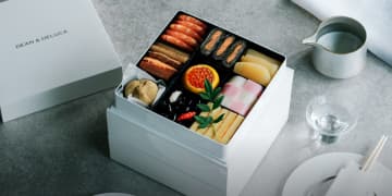 DEAN & DELUCAのおせち「OSECHI 2026」700セット限定で予約受付。数の子の祝い肴/キャビアのオードブル/黒毛和牛のステーキなど