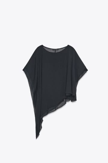一目置かれそう！【ZARA】40・50代に似合う「上品ケープ」