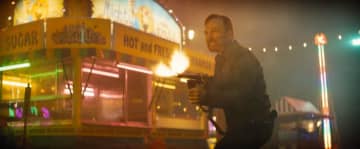 “何者でもない”中年男性が、敵のアジトを爆破＆マシンガンぶっ放し！ボブ・オデンカーク主演『Mr.ノーバディ2』