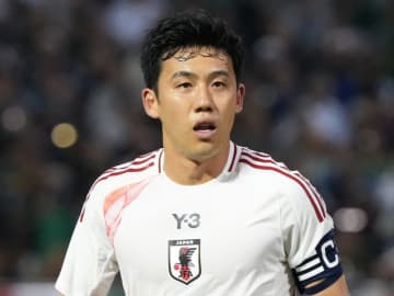 メッシやヴィニシウス差し置いて“世界の中心”にワタ！ 日本代表MF遠藤航がセンターを務めるFIFA公式｢北中米ワールドカップ特製ポスター｣公開