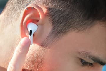 音がふらふら…。それ、実はAirPodsの設定のせいかも？