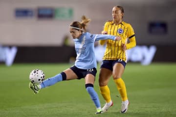 長谷川唯、藤野あおばのアシストから“日本人対決”で決勝弾！　マンC女子がブライトンを下して今季初勝利