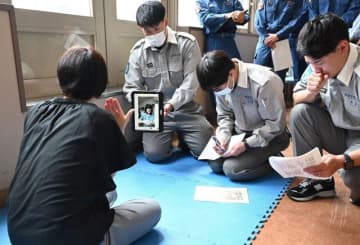 救急現場で「手話通話」　ビデオ通話で24時間対応、船橋市で千葉県内初　全救急車に導入