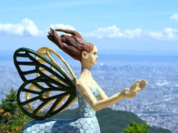 神戸・六甲山で開催中「現代アート」の芸術祭、奈良美智作品や絶景スポットも【2025年版】