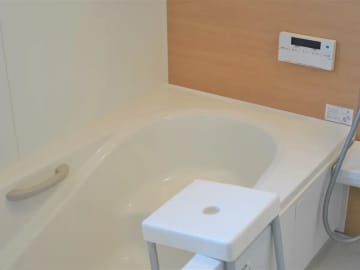 「お風呂の残り泡で掃除？」　目からウロコの方法に「楽すぎ」「今日からやる」【浴室掃除テク4選】