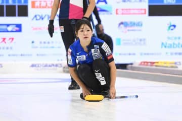 カーリング吉田知那美、涙の会話内容は「内緒！」　ベストバディ藤澤と熱い抱擁「五輪は逃げない」