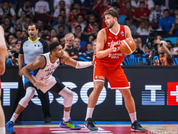 ヤニスを12得点に封じたトルコが24年ぶりの決勝へ…シェングンがダブルダブルの活躍