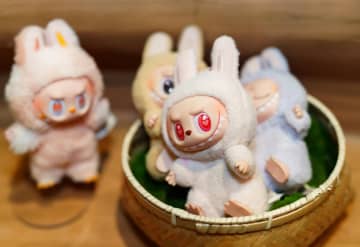 ラブブ神話が終焉か、価格下落が示すアートトイ市場の曲がり角