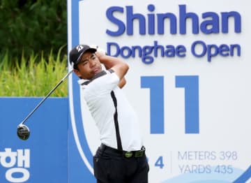 比嘉一貴が韓国で今季2勝目に王手　吉田泰基2差3位