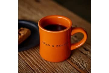 DEAN & DELUCA、秋めいた限定カラー「トーキョーマグ パンプキンオレンジ」発売
