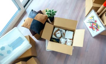 “都営住宅”で一人暮らしをしていた父が亡くなりました。部屋の整理を業者に依頼しようと考えていますが、その費用は「父の遺産」から出せますか？